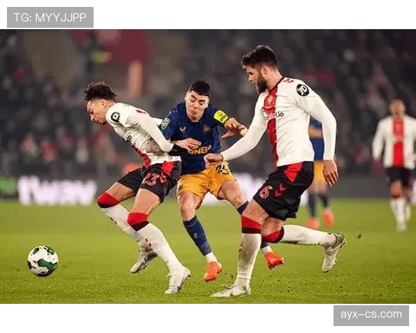 阿尔克马尔攻防兼备 战术升级助力冲击联赛冠军