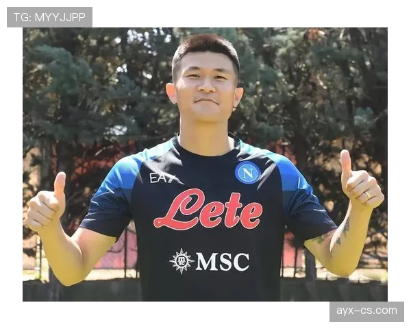 金玟哉荣膺德甲赛季最佳潜力球员，未来表现备受期待