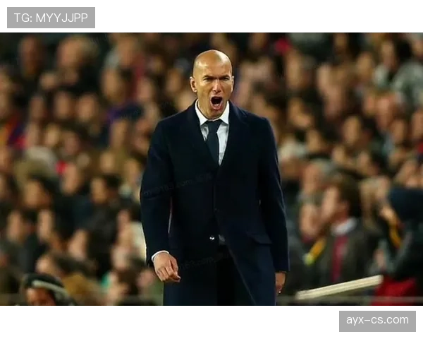 齐达内执教生涯全景解析:战术大师与足球传奇的完美交融 齐达内执教生涯全景解析:战术大师与足球传奇的完美交融