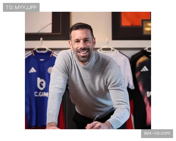 西汉姆中场结构分析:近期配置与战术适配性研究 西汉姆中场结构分析:近期配置与战术适配性研究