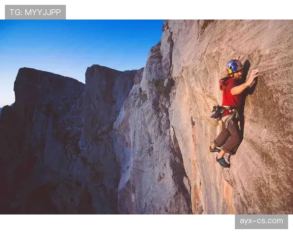 看亚历克斯·摩根打完球回家是啥画风，豪宅里的平常日子比赛场还精彩吧？